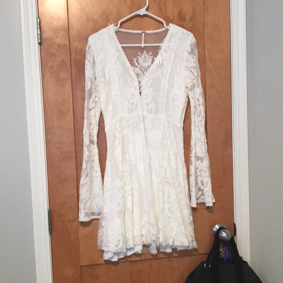 Free People Dresses & Skirts - Free people dress with lace detailing!